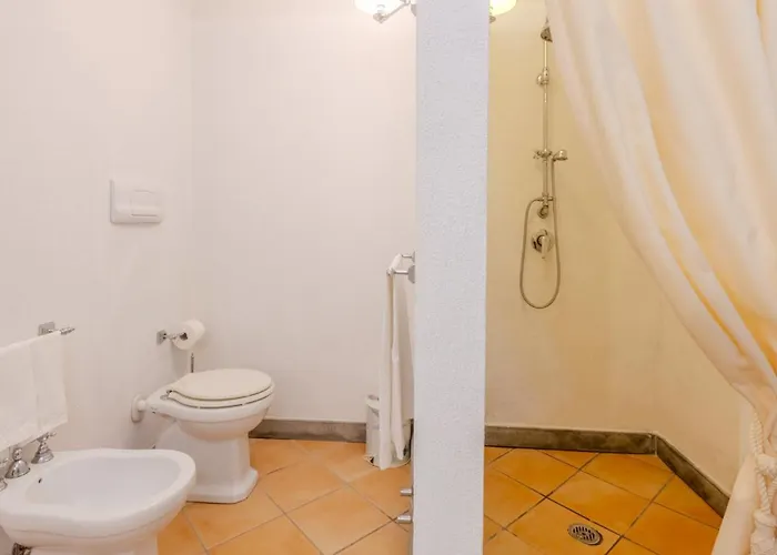 Bambu' 9&2, Emma Villa