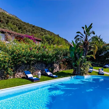 Villa Bambu' 9&2, Emma