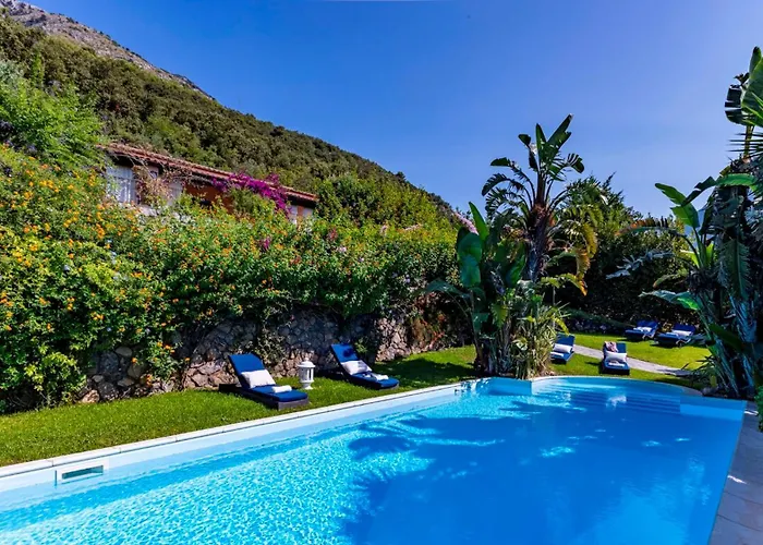 Villa Bambu' 9&2, Emma